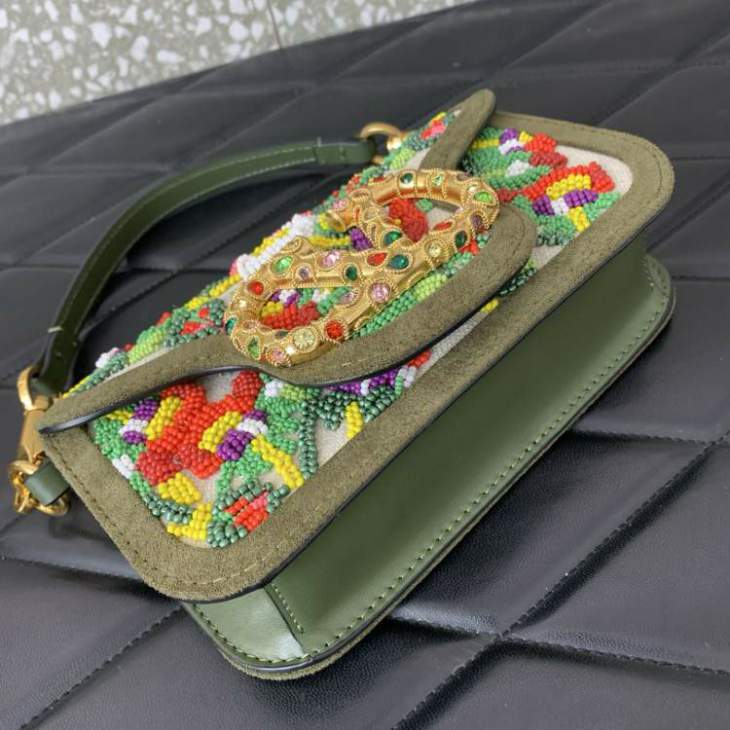 Picture of Valentino Handbags _SKUfw240128210fw